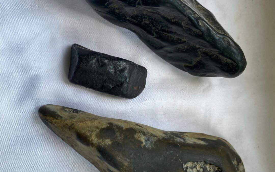 INTERESTING STONES 2b